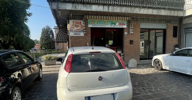 Cod.9961 - Vendesi Gestione Pizzeria e Fast Food